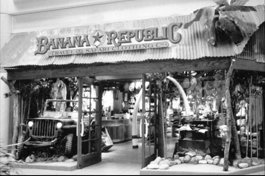 Storefront of one of Banana Republic's locations